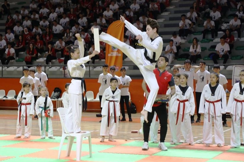 Bursa İnegöl'de 19 Mayıs coşkuyla kutlandı