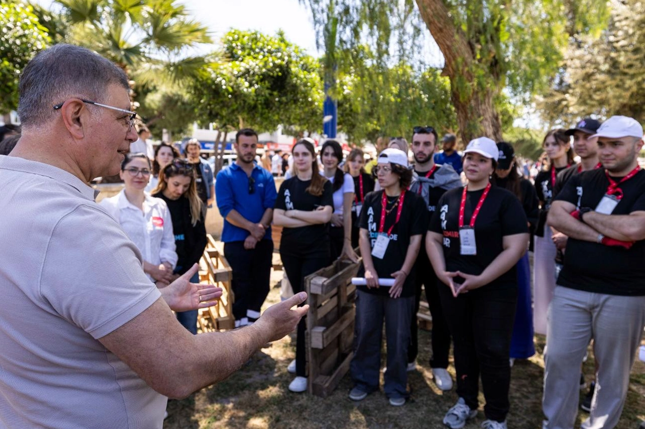 Genç tasarımcılar İzmir’i güzelleştiriyor