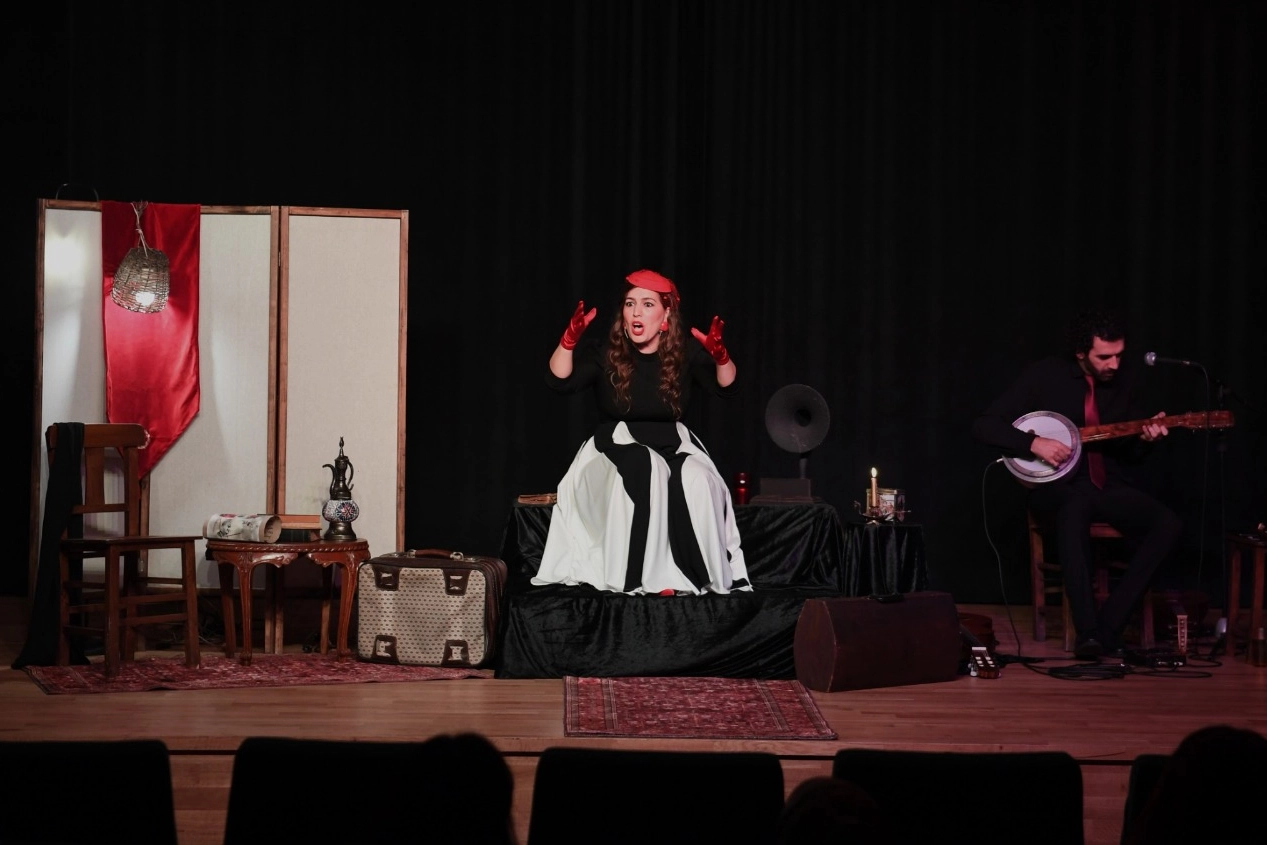 Cumhuriyet’in kuruluşu Bursa Osmangazi'de tek kişilik müzikalle anlatıldı