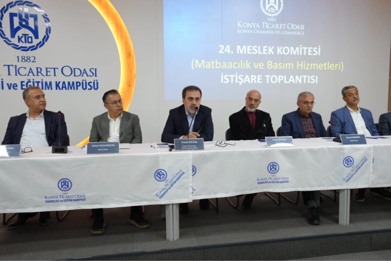 Konya'da meslek komiteleri istişareye devam ediyor
