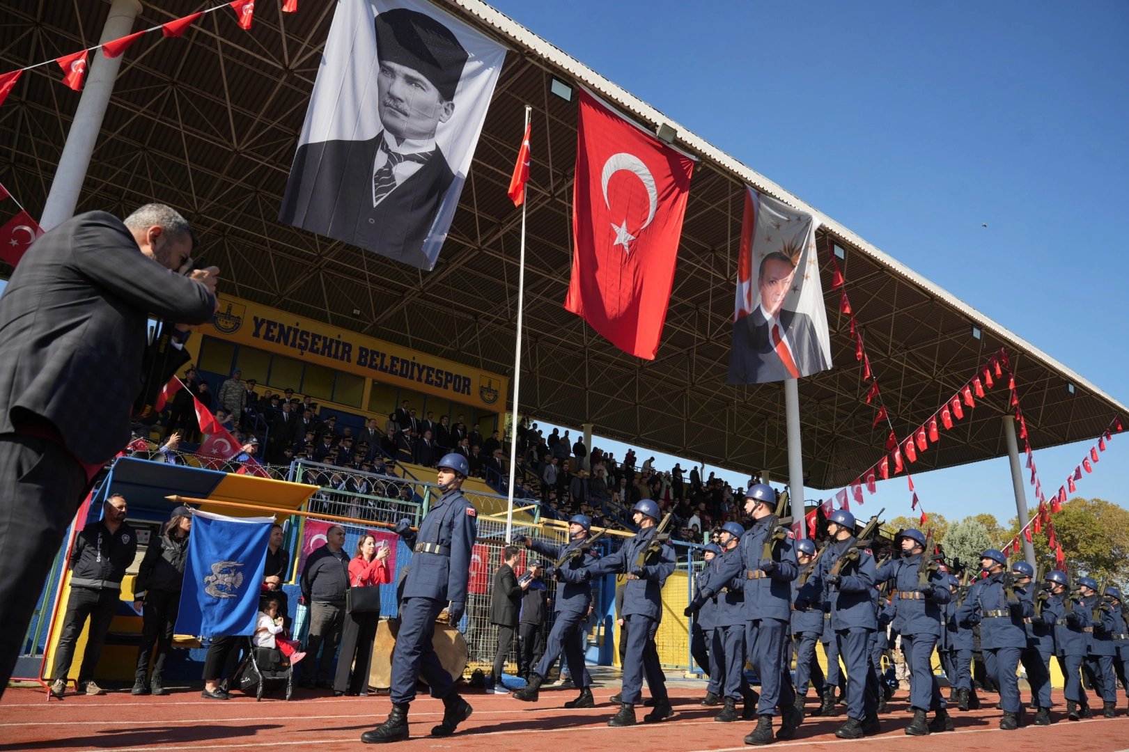 Yenişehir Stadyumunda Cumhuriyet coşkusu